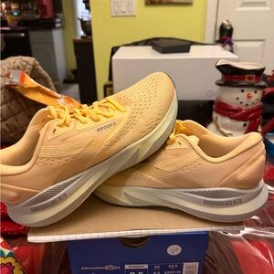 Brooks Adrenaline 24 GTS sz 8.5 womans $140 retail new !!!